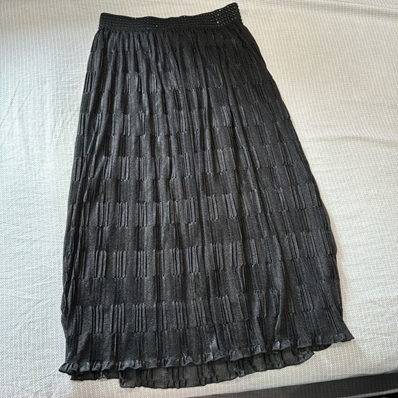 Rhinestone Belt Black Frilly Skirt - Perfect for both Work and Play - Picture 1 of 5